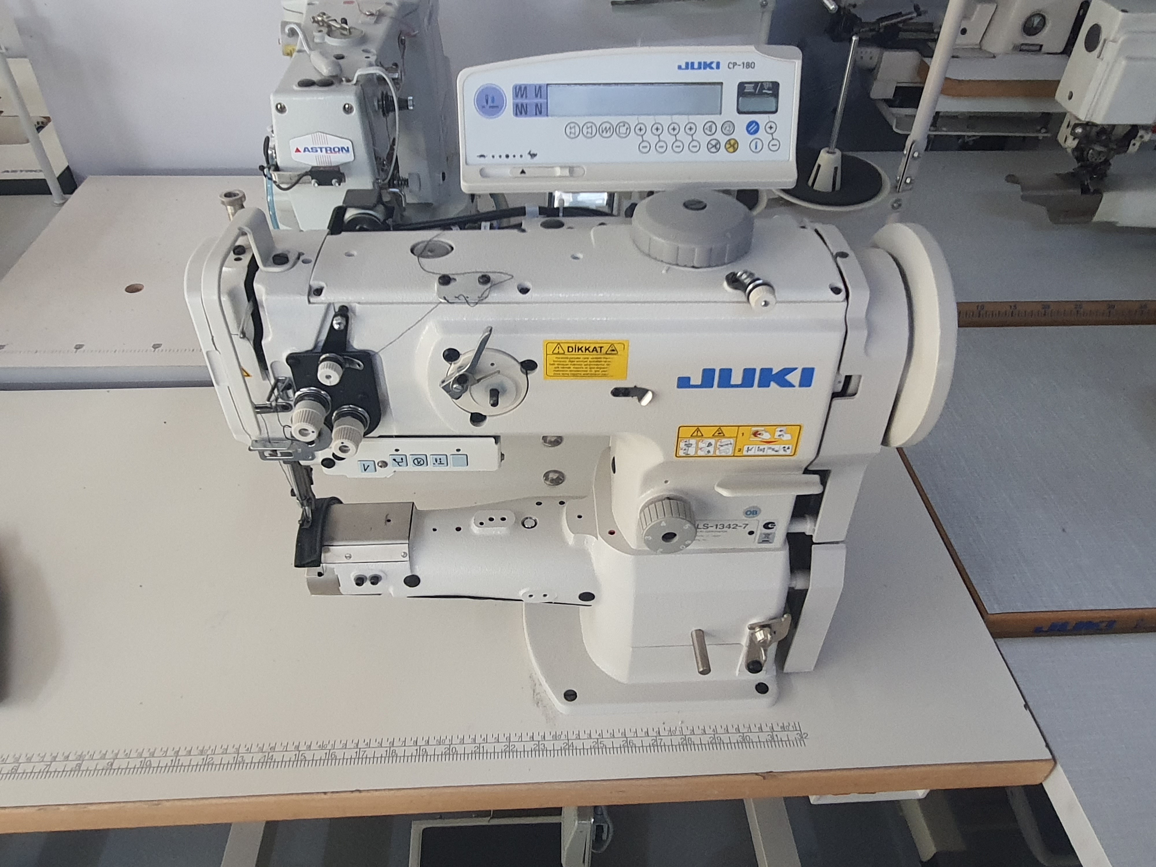 Juki LS-1342 Kalınbaş Bavul, Valiz, Çanta Deri Dikiş Makinesi